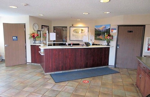 Manitou Springs Hotel | Hotel de 3 estrellas ∙ Econo Lodge Inn & Suites