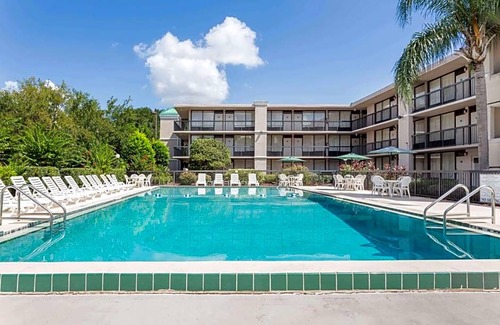 Altamonte Springs Hotel | Hotel de 3 estrellas ∙ Ramada by Wyndham Altamonte Springs Near I-4