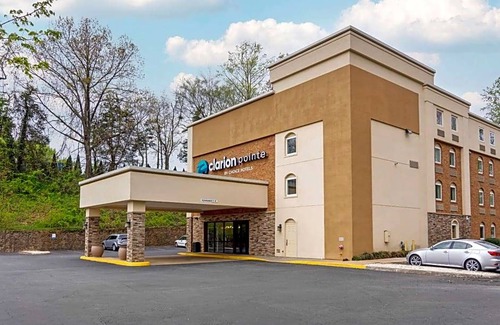 Charlottesville Hotel | Hotel de 3 estrellas ∙ Clarion Pointe Charlottesville