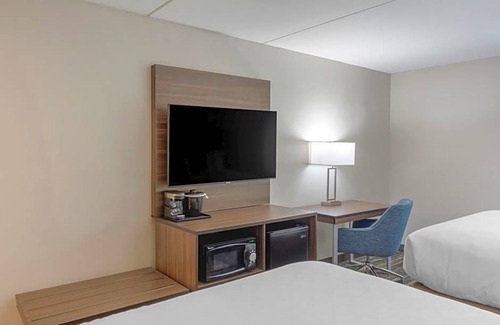 Charlottesville Hotel | Hotel de 3 estrellas ∙ Clarion Pointe Charlottesville