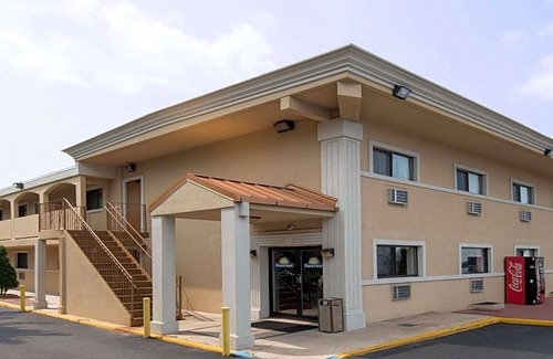 Copiague Hotel | Hotel de 2 estrellas ∙ Days Inn by Wyndham Long Island/Copiague