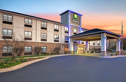 Marshall Hotel | Hotel de 3 estrellas ∙ Holiday Inn Express Marshall, an IHG Hotel