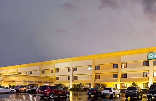 Auburn Hotel | Hotel de 2 estrellas ∙ La Quinta Inn by Wyndham Auburn Worcester