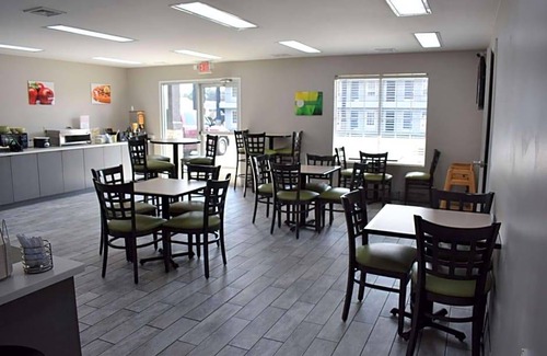 Scottsboro Hotel | 2-Star Hotel ∙ Quality Inn Scottsboro US/72-Lake Guntersville Area