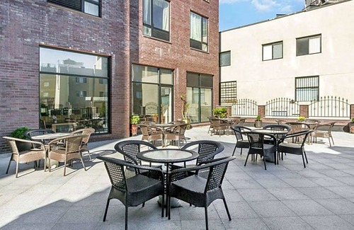 Flushing Chinatown Hotel | Hotel de 4 estrellas ∙ Ramada by Wyndham Flushing Queens