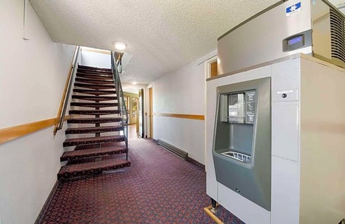 Cedar Hills Hotel | Hotel de 2 estrellas ∙ Rodeway Inn & Suites Hwy 217 & 26 W