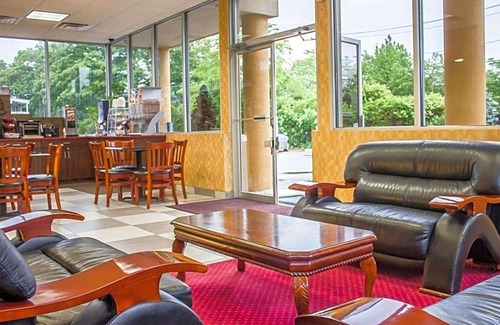 Ronkonkoma Hotel | Hotel de 2 estrellas ∙ Rodeway Inn Macarthur Airport