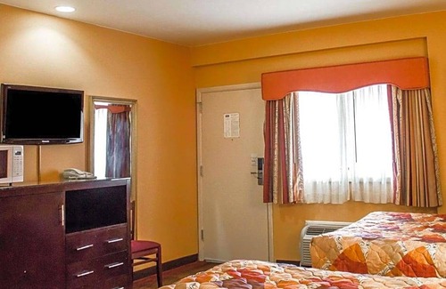 Ronkonkoma Hotel | Hotel de 2 estrellas ∙ Rodeway Inn Macarthur Airport