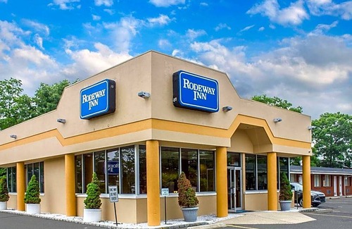 Ronkonkoma Hotel | Hotel de 2 estrellas ∙ Rodeway Inn Macarthur Airport