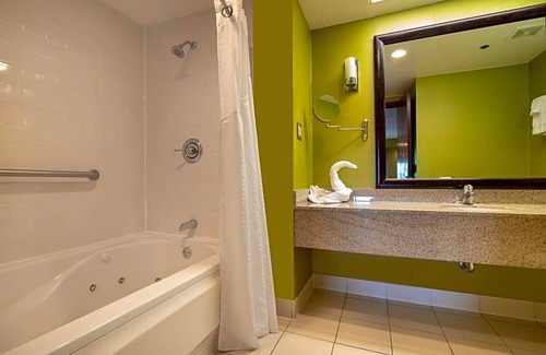 Centereach Hotel | Hotel de 2 estrellas ∙ Holiday Inn Express Stony Brook-Long Island, an IHG Hotel