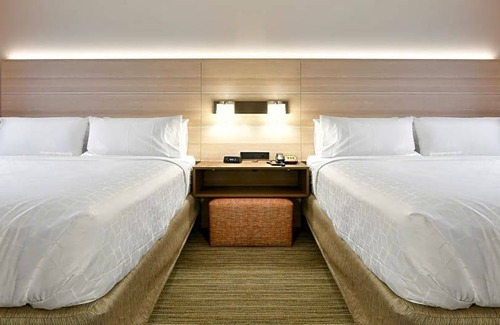 Travis - Chelsea Hotel | Hotel de 2 estrellas ∙ Holiday Inn Express Staten Island West, an IHG Hotel