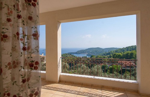 Katsarou Villa | Villa espaciosa de 2 plantas, vista infinitiva y jardín con BIO Greens
