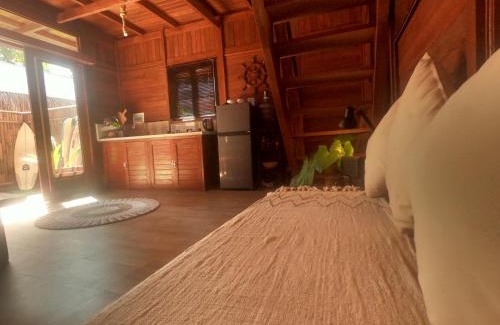 Uluwatu Chalet De Esquí | 2 storey wooden house in the heart of Uluwatu