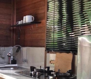 Uluwatu Chalet De Esquí | 2 storey wooden house in the heart of Uluwatu