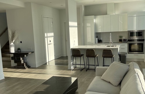 Church and Wellesley Condominio | 2 Story Condo - Private Rooftop Terrace & Elevator