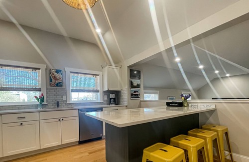 Salisbury Casa | 2-story home near downtown with enclosed backyard, grill, streaming, W/D, desk