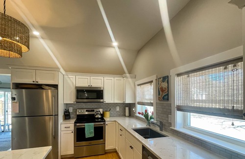 Salisbury Casa | 2-story home near downtown with enclosed backyard, grill, streaming, W/D, desk