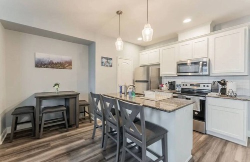Lewisville Casa | 2-Story Home w/ Private Office + Near Lake