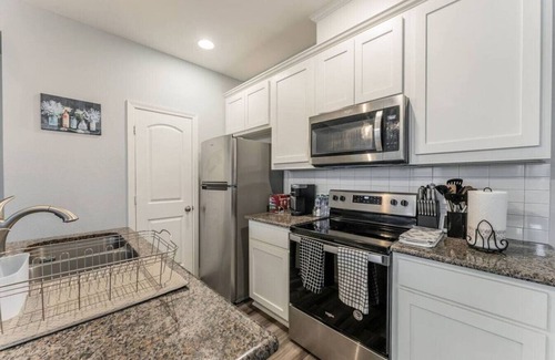 Lewisville Casa | 2-Story Home w/ Private Office + Near Lake