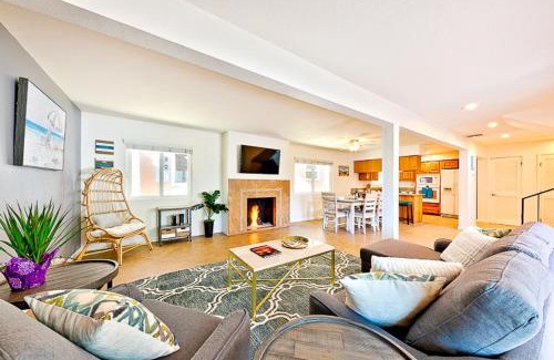 West Newport Casa | 2 Story Home with Garage 1 Block to the Beach wi