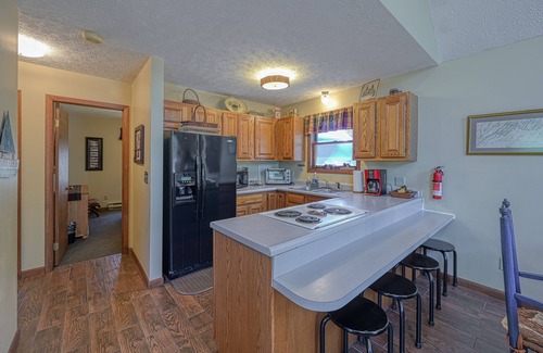 North Glade Hills Casa | 2-story home with private hot tub, firepit, deck, grill, wood stove, W/D, lawn