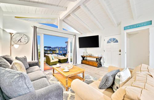 Balboa Peninsula Casa | 2 Story Home with Rooftop Deck next to the Bay & Beach