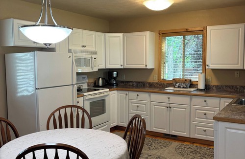 Nashua Casa | Casa de 2 pisos-Missouri Río