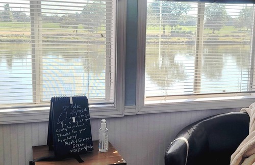 West Monroe Alquiler De Eote | 2 Story Houseboat Seeking a Captain Fishpets Ok