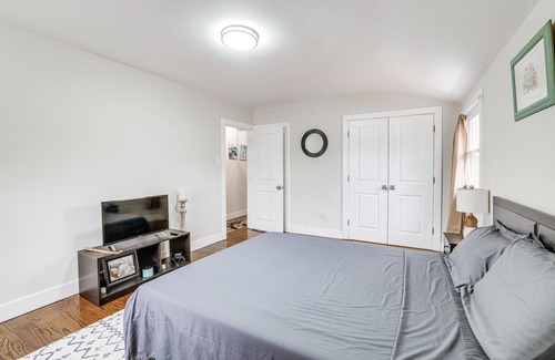 Lawnside Casa | 2-Story Lawnside Home: 13 Mi to Dtwn Philadelphia!
