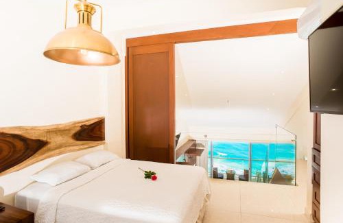 Punta Cancún Apartamento | 2 Story Oceanfront Penthouses on Cancun Beach!