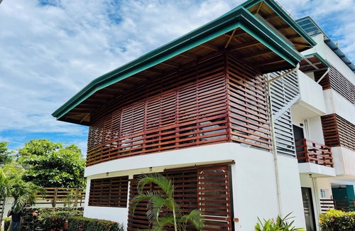 Naranjo Casa | 2-Suite Villa, 200 Meters from Quiet Beach, Fast Internet, Pool, Parking