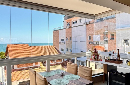Centro Alquiler De RV | 2 suites with 43" TV, air conditioning, electric blinds, furniture and high standard bed