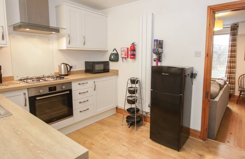 Trefriw Cabaña | 2 TAN Y FEDW, pet friendly, country holiday cottage in Trefriw
