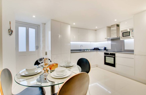 Dartmouth Cabaña | 2 The Sail Loft