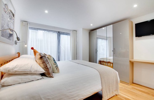 Dartmouth Cabaña | 2 The Sail Loft