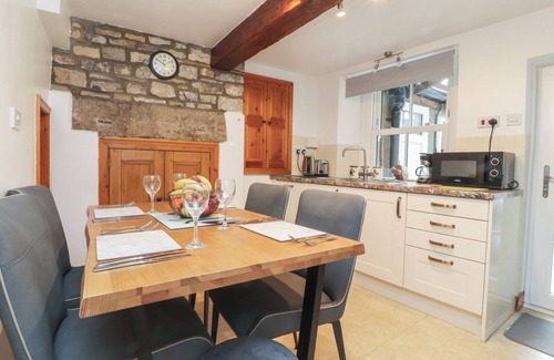 Grassington Cabaña | 2 THE SQUARE, family friendly, with a garden in Grassington