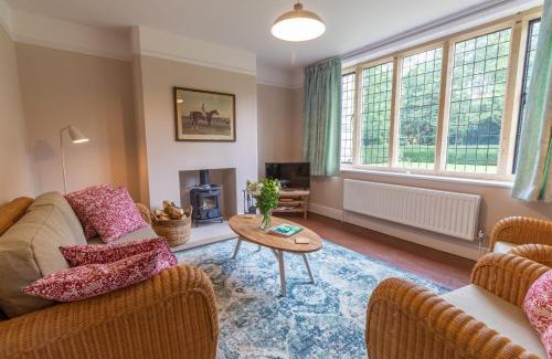 Worksop Casa | 2 The Winnings - Stunning Cottage on a Country Estate