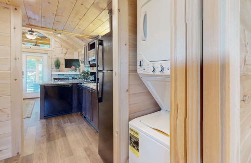 Mars Hill Cabina | 2 tiny home cabins with private hot tubs, covered porches, & amazing views