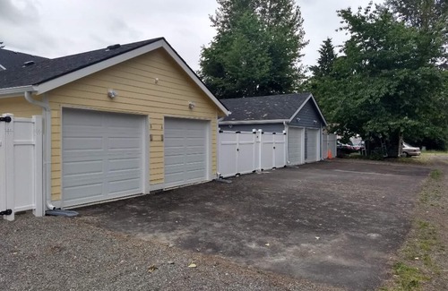 Renton Casa | ⁎ 2 Townhomes with Smart TV & Blackout Curtains