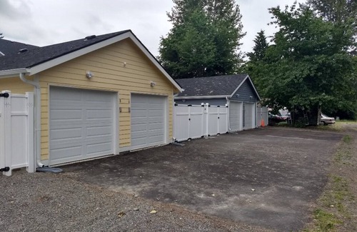 Renton Casa | ⁑ 2 Townhomes with Smart TV & Blackout Curtains