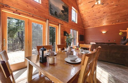 Broadalbin Cabina | 2-unit Adirondack cabin escape + lake access