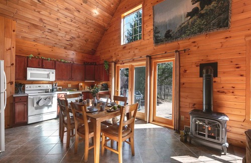 Broadalbin Cabina | 2-unit Adirondack cabin escape + lake access
