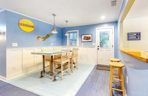 Bradenton Beach Casa | 2 -Unit Beach to Bay Cottage.Not Grandma's Place