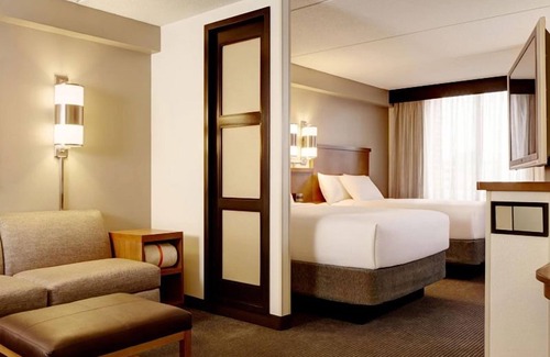 Austin Hotel | 2 Units Close to Inner Space Cavern! Outdoor Pool, FREE Parking, Pets Allowed!