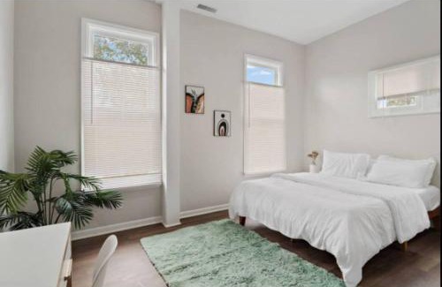 Herron Morton Casa | 2 Units Combined - Historic 5BR - 2 Living - 2 Kitchens