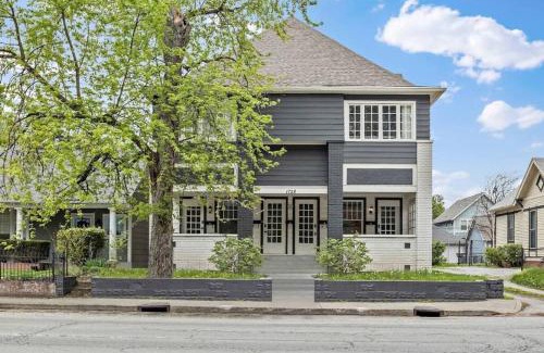 Herron Morton Casa | 2 Units Combined - Historic 5BR - 2 Living - 2 Kitchens