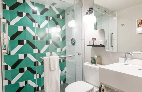 Downtown Washington D.C. Hotel | 2 Units | Double Queen Stay, The Darcy, Stylish Room, Near Lincoln Memorial