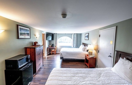 Shawnee On Delaware Hotel | 2 Units | Mountain Retreat | Refined Comfort & Scenic Views in a Serene Hideaway