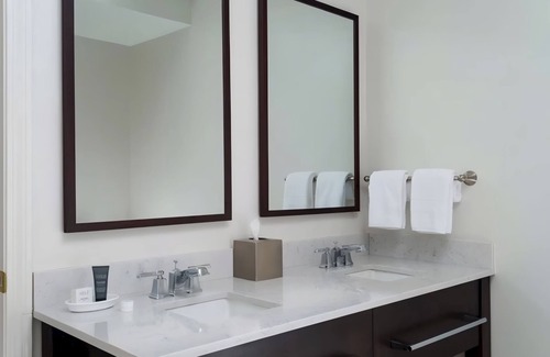 Manchester Hotel | 2 Units Mountain Retreat w/Golf, Spa, Heated Pool | Hiking & Minutes to Bromley