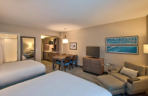 Flagami Hotel | 2 Units | Near Miami Airport | Spacious Suites